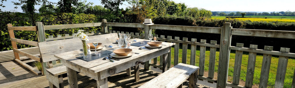 Table pour déjeuner au camping